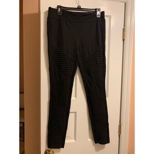 NWOT! Jasmine & Juliana Motto detailed leggings